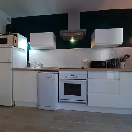 Maison Renovee Avec Terrasse A 700m Des Plages, Marche Et Activites - Tennis Et Piste Cyclable A 10m - Fr-1-239-385 *